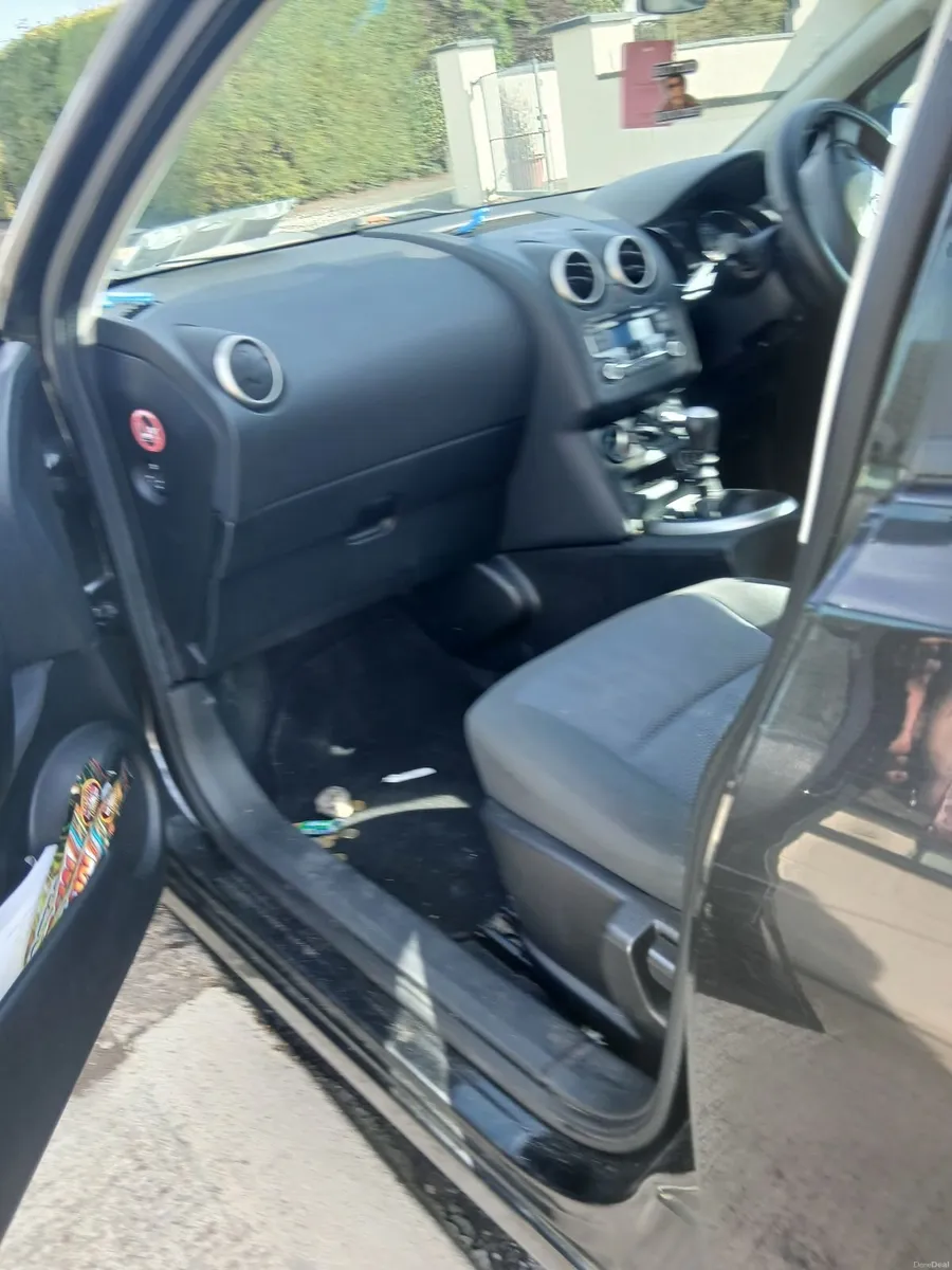 Image 2 of 7