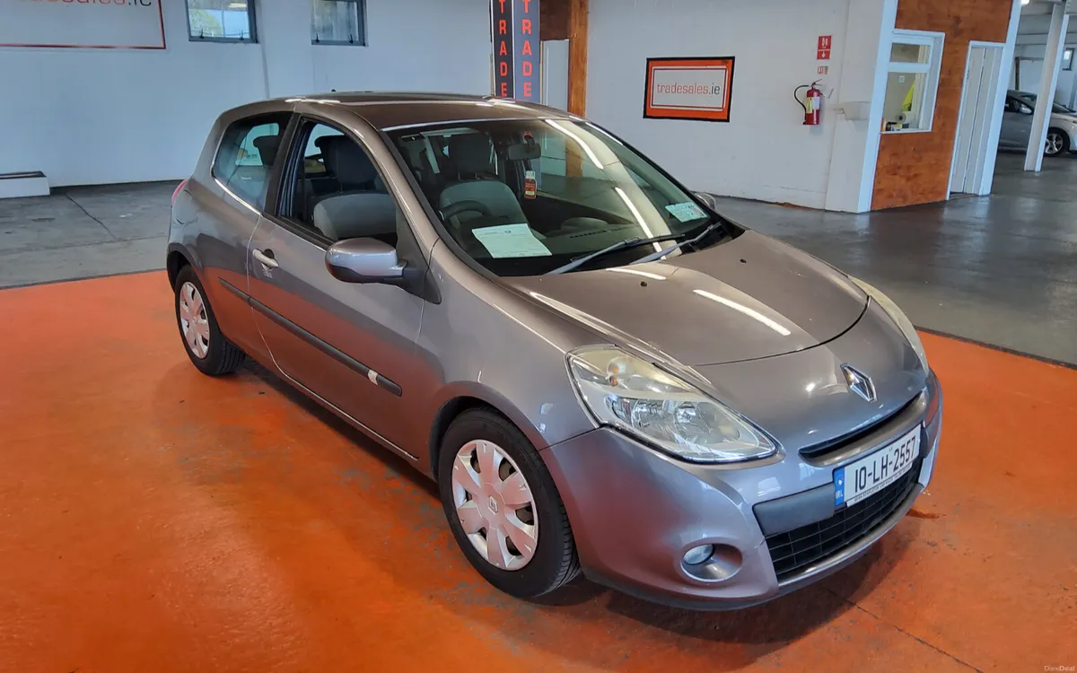 Renault Clio 2010 - Image 1
