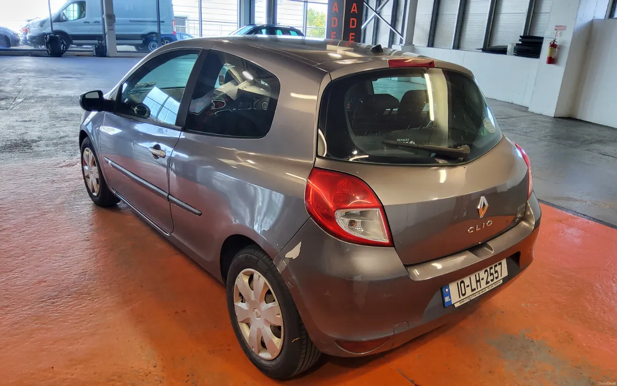 Renault Clio 2010 - Image 5