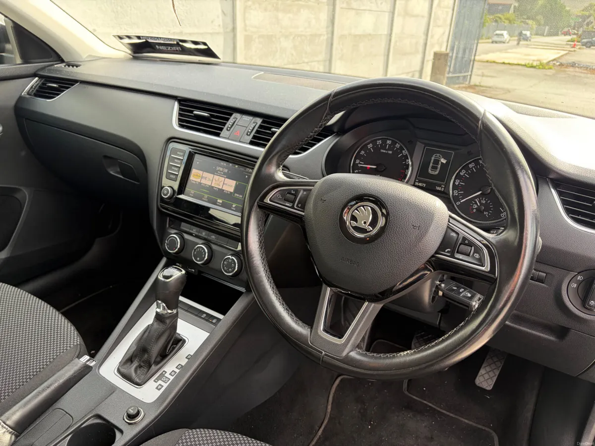 Skoda Octavia 1.6 Automatic TRADE SALE - Image 6