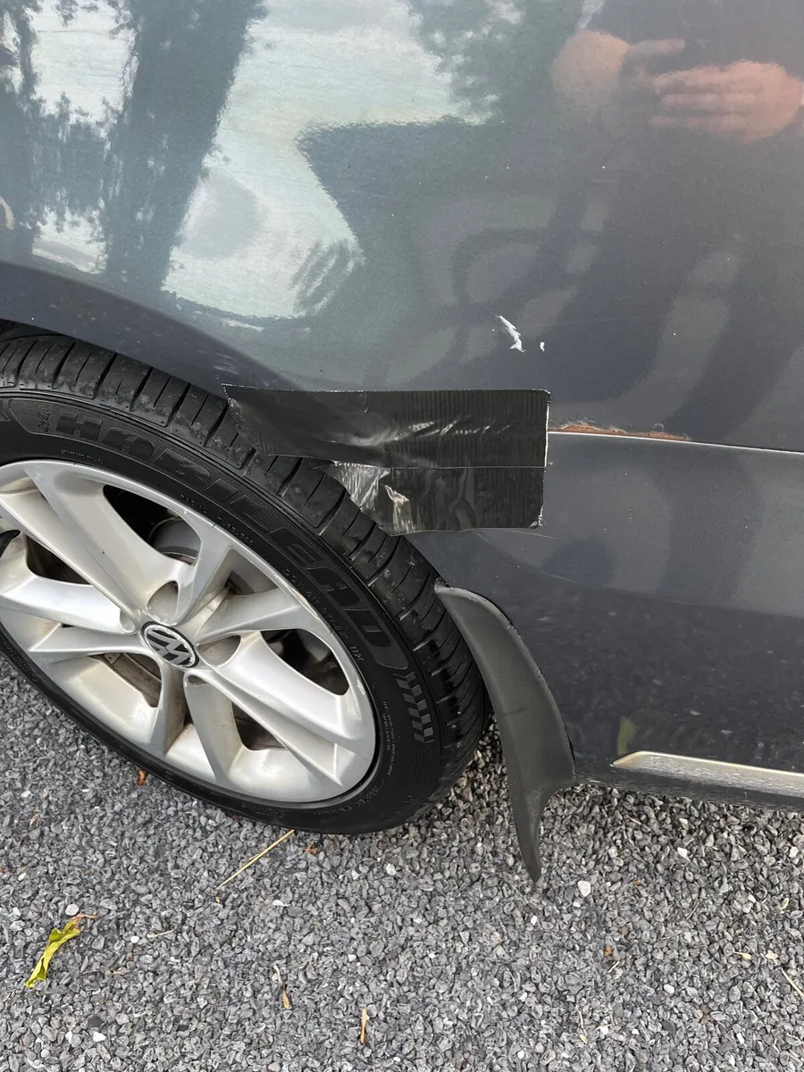 Volkswagen Passat 2014 - Image 2