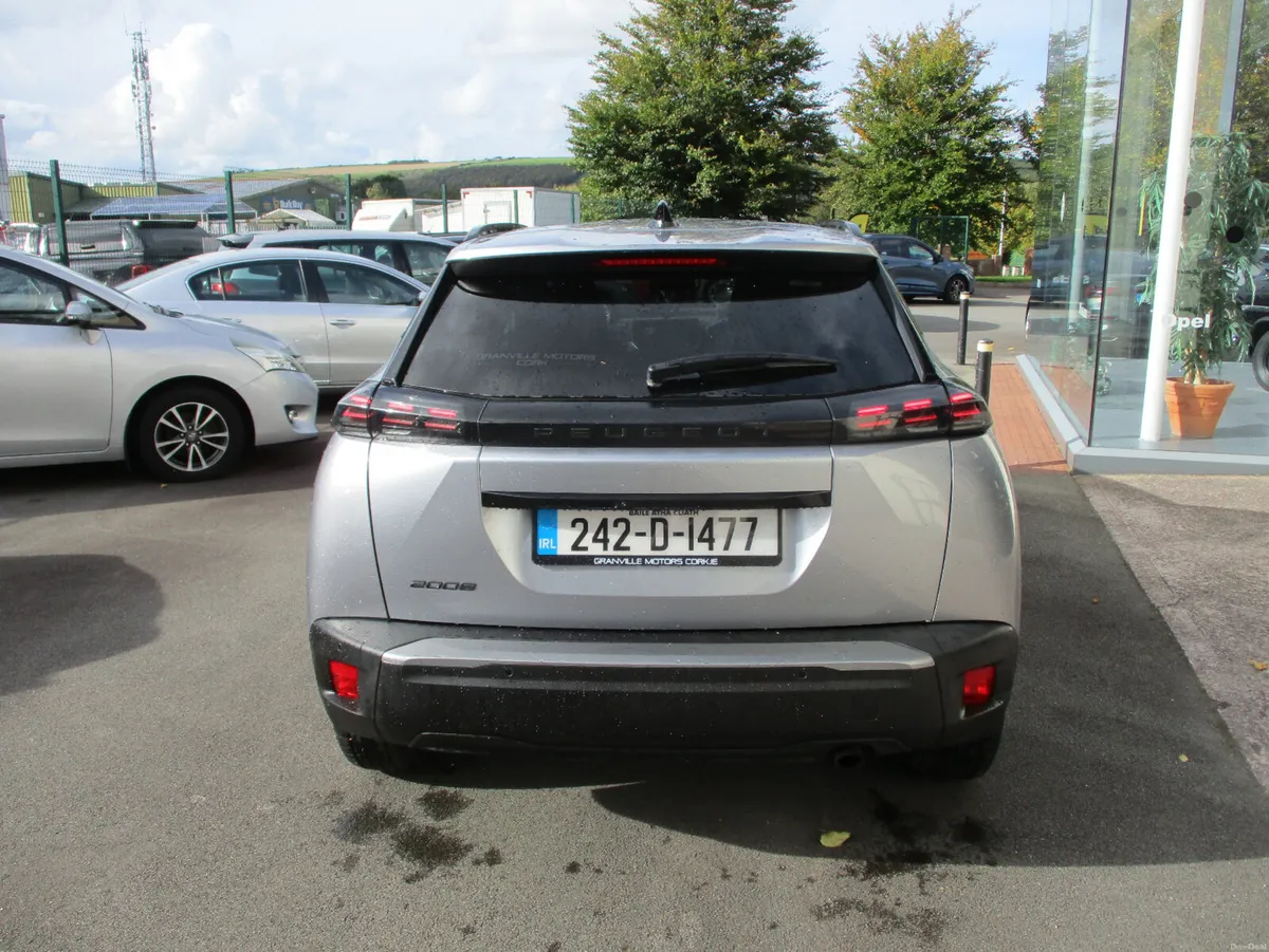 Peugeot 2008 ALLURE 1.2 petrol 2024 - Image 6