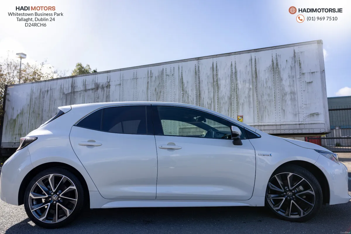 TOYOTA COROLLA SPORT HYBRID 2018 PEARL 108,768KM - Image 4