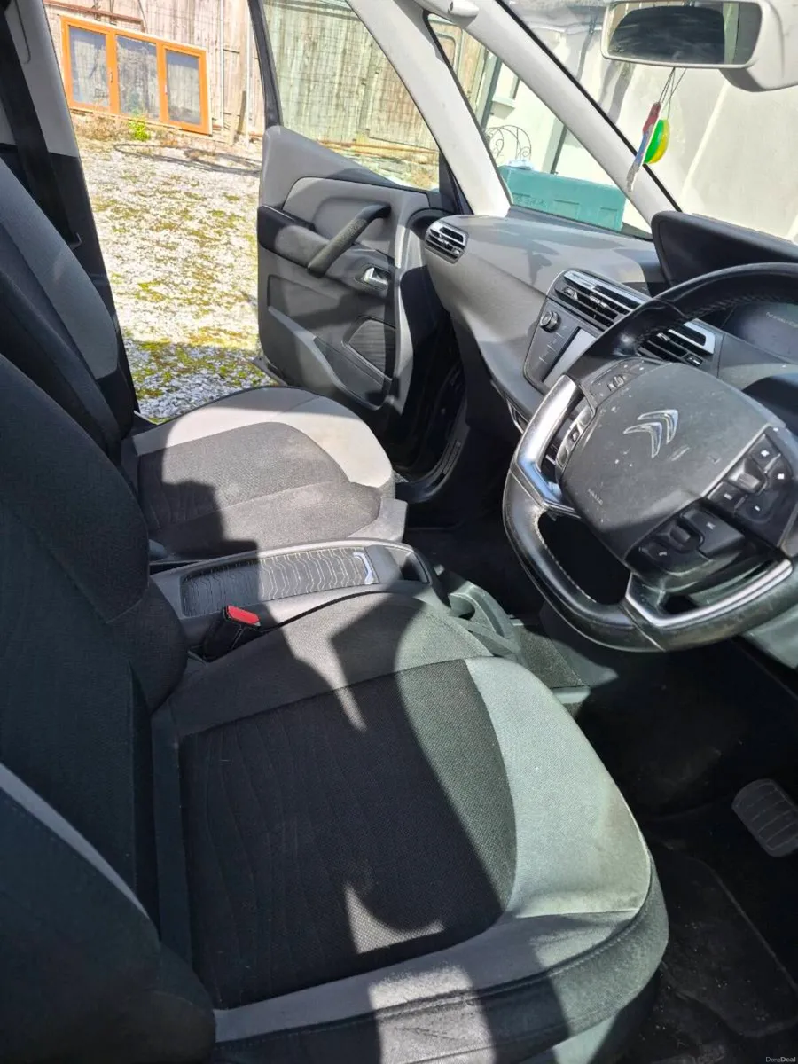 Car - Image 4