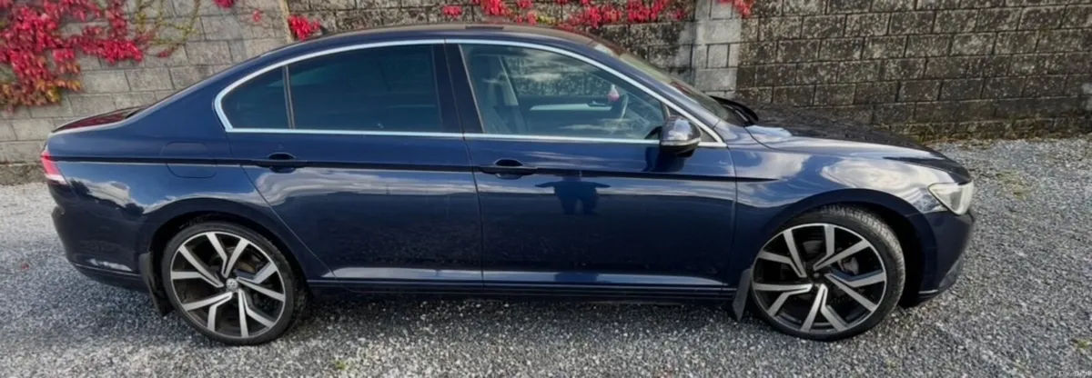 Volkswagen Passat 2015 - Image 3
