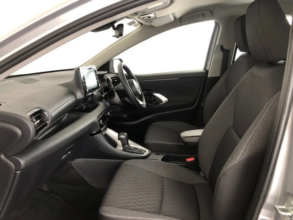 Toyota Yaris 1.5 LUNA SPORT 4DR AUTO - Image 6