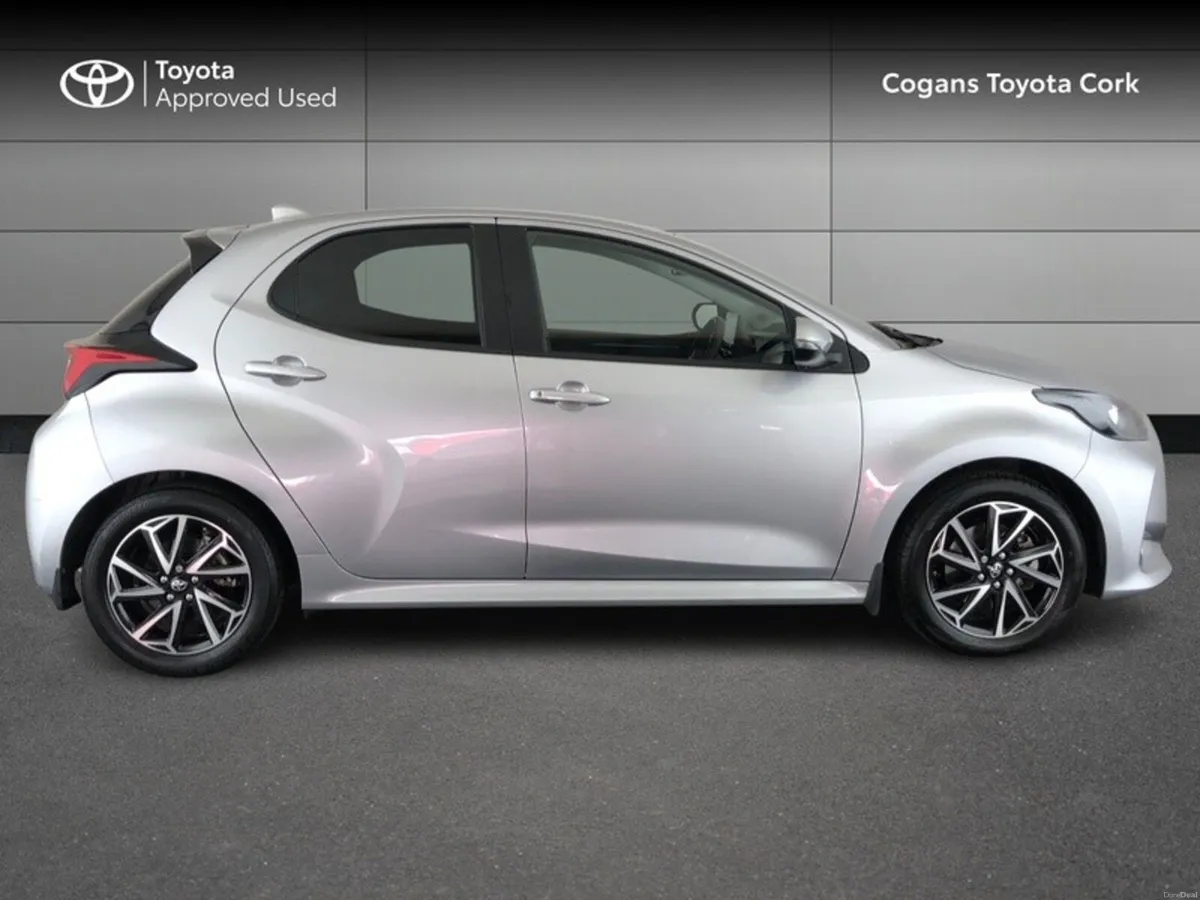 Toyota Yaris 1.5 LUNA SPORT 4DR AUTO - Image 3
