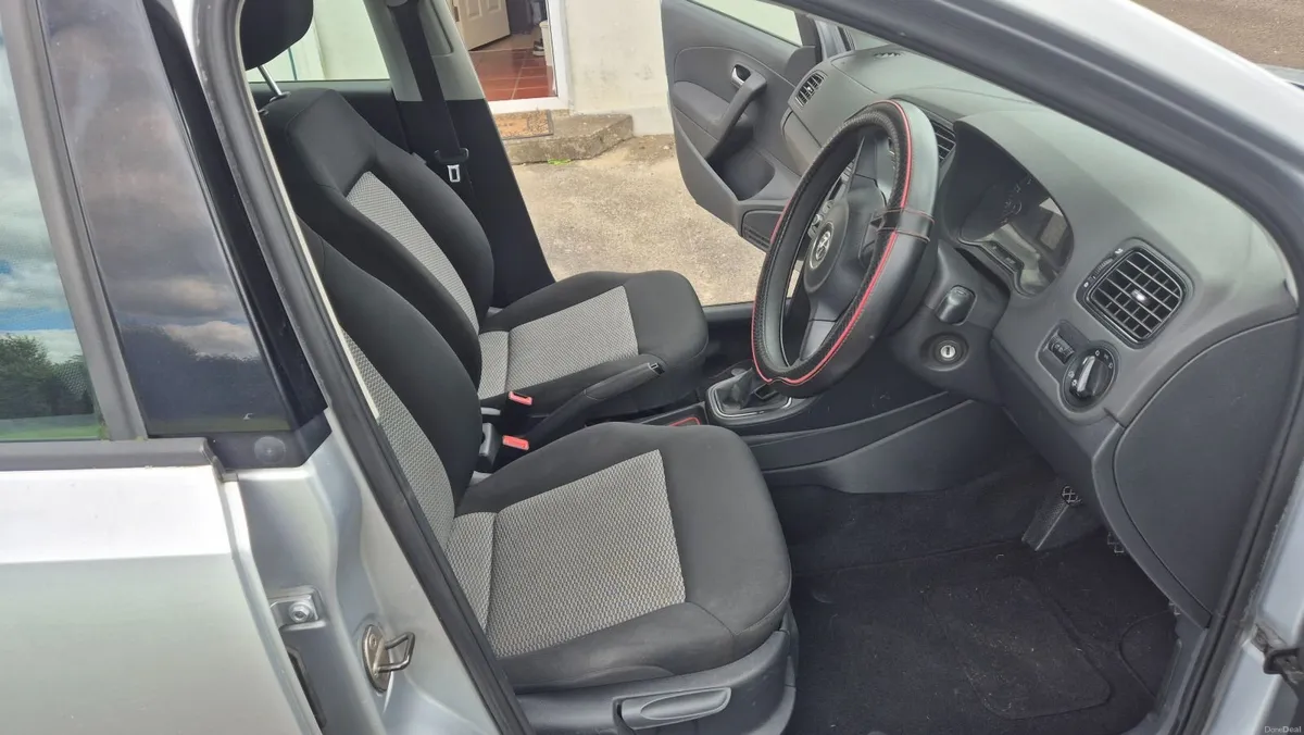 Volkswagen Polo 2011 - Image 3