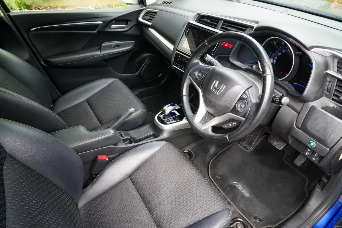 2015 Honda Fit 1.5 Petrol HYBRID 5DR AUTO - Image 2