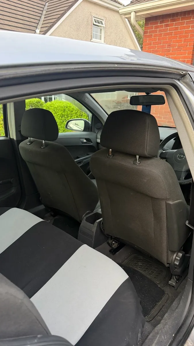 Car - Image 3