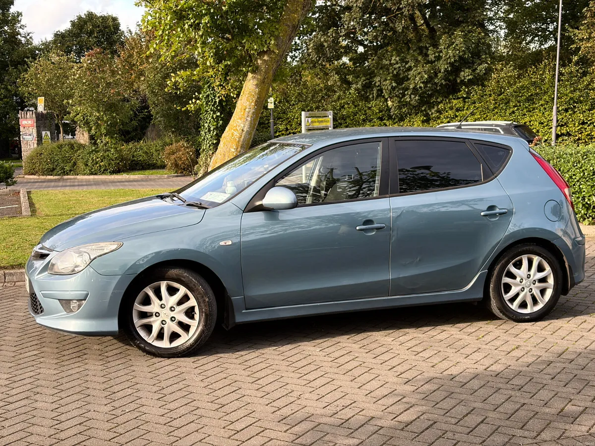 Hyundai i30 2011 1.6 CRDi new nct 7/27 tax 10/26 - Image 2