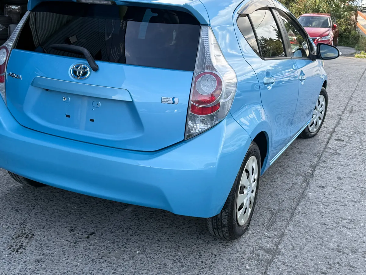 2013 Toyota Aqua Hybrid Automatic - Image 4