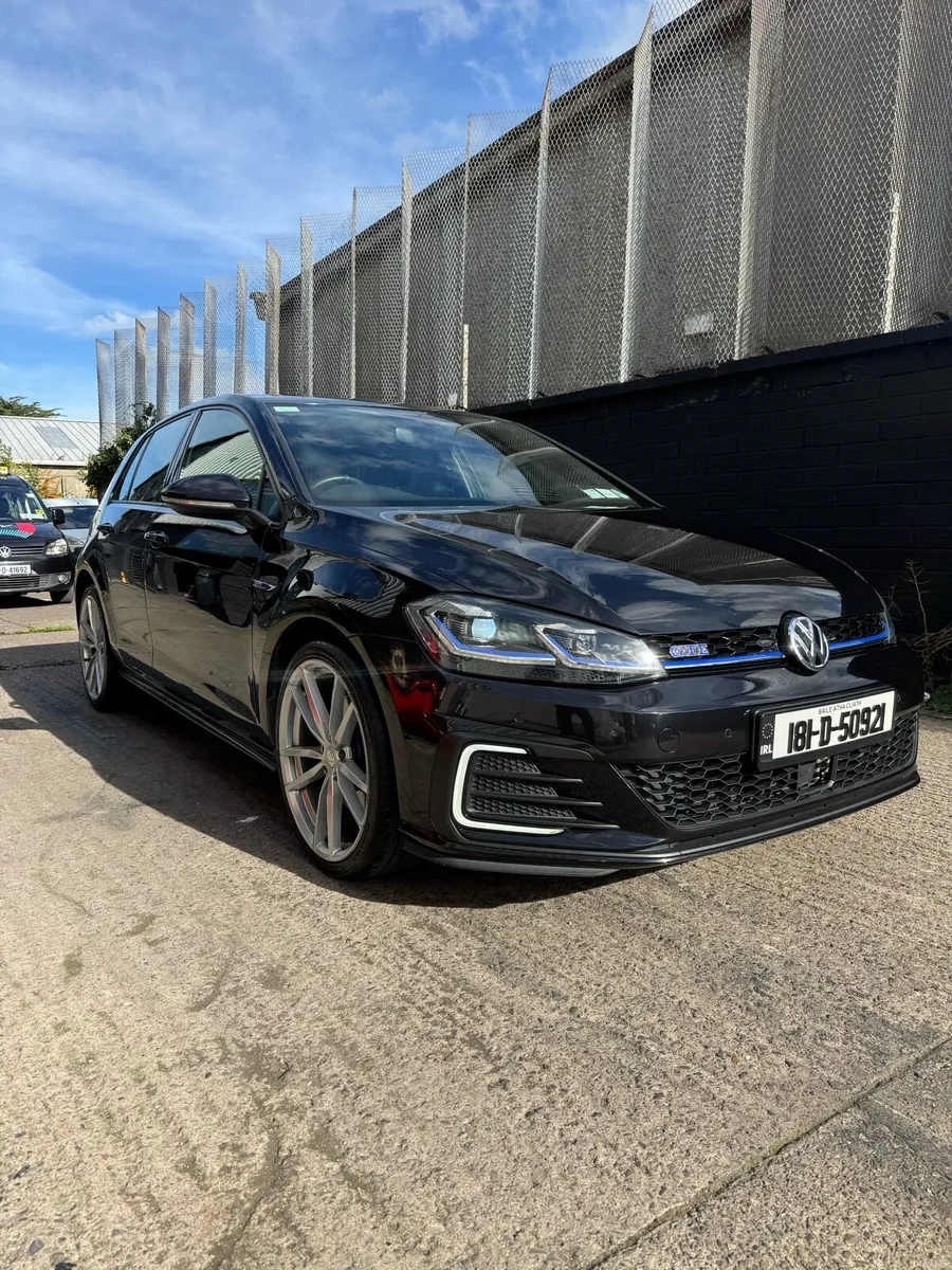2018 VW Golf GTE-Full Volkswagen service history. - Image 1