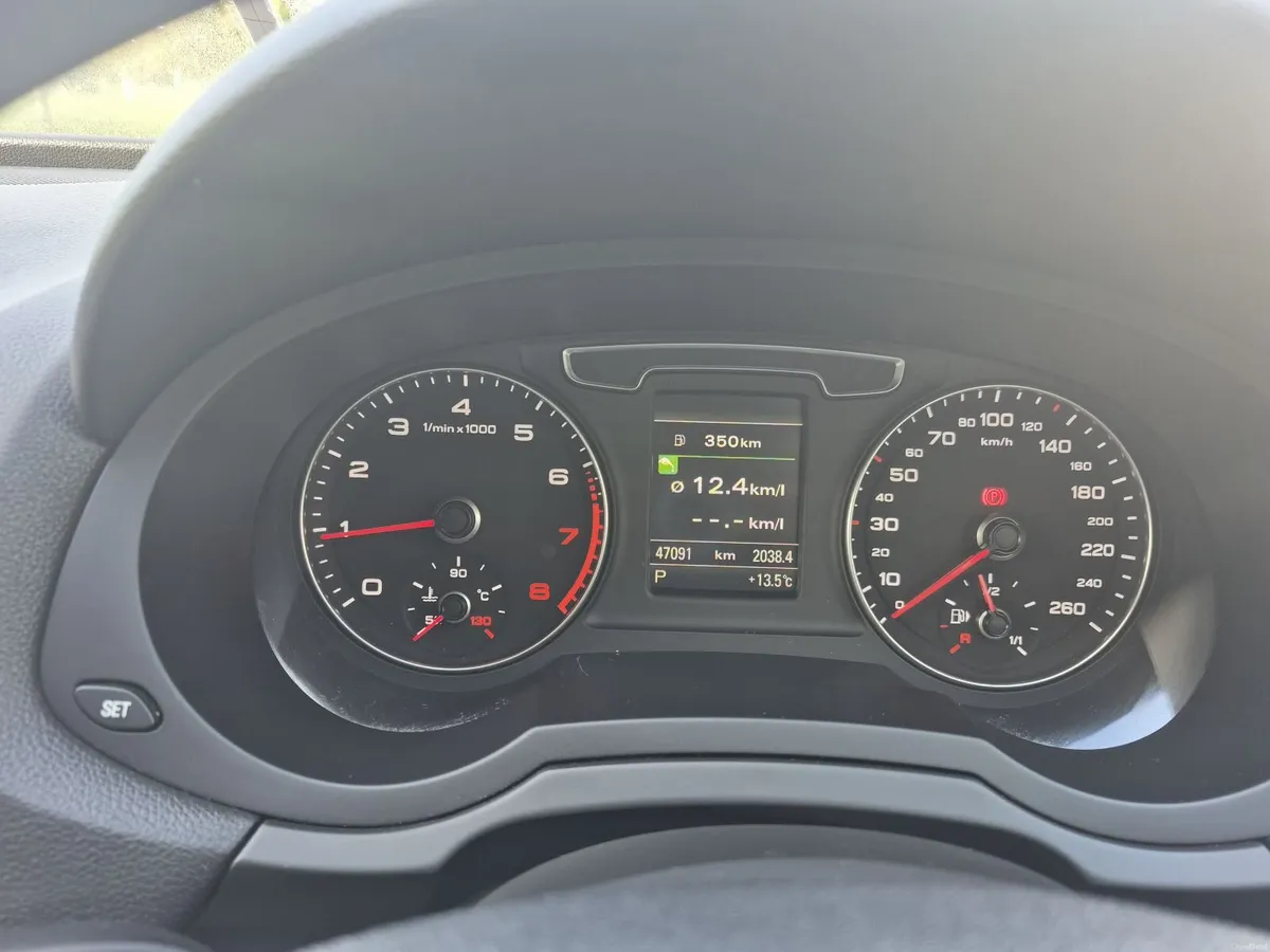 Audi Q3 2017 - Image 2