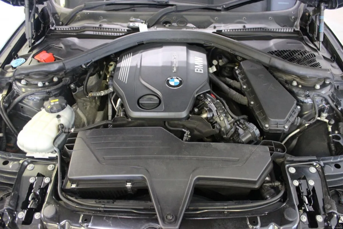 BMW 3-Series 318d SE - TENDER 13 - Image 3