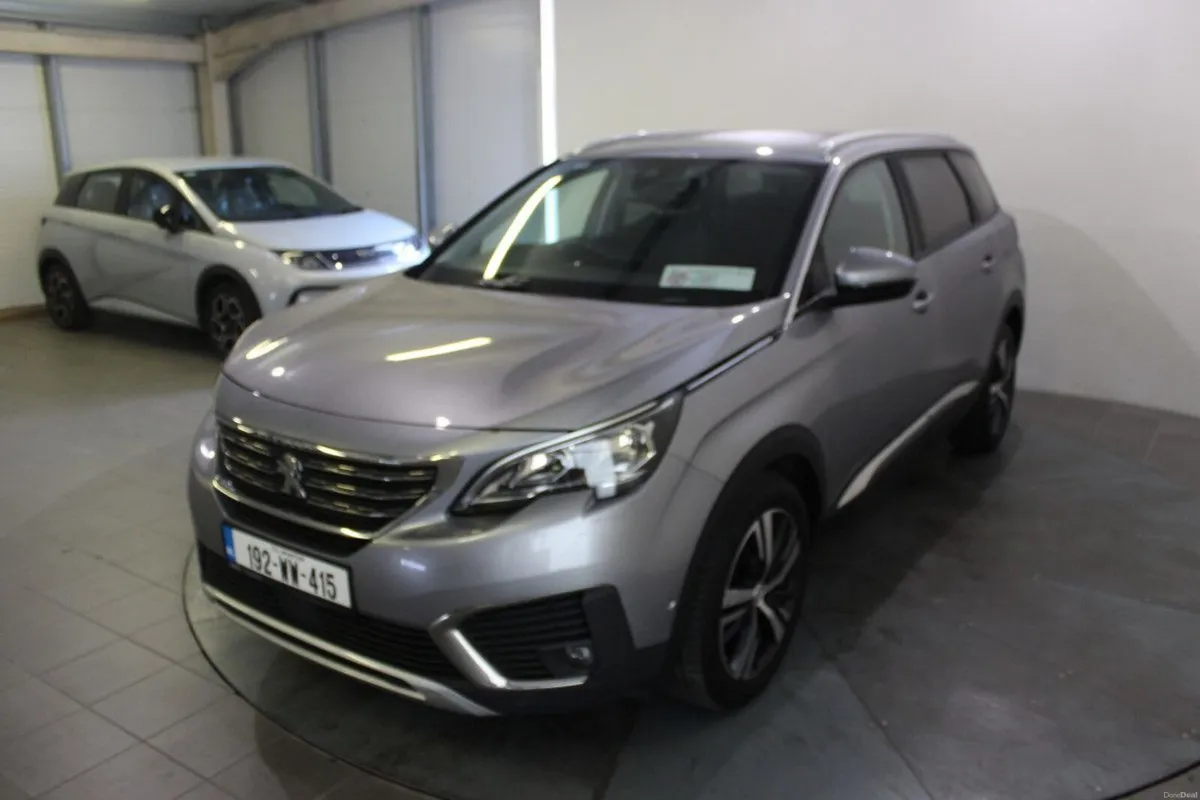 Peugeot 5008 1.5 BlueHDi 130bhp Allure - TENDER 9 - Image 5
