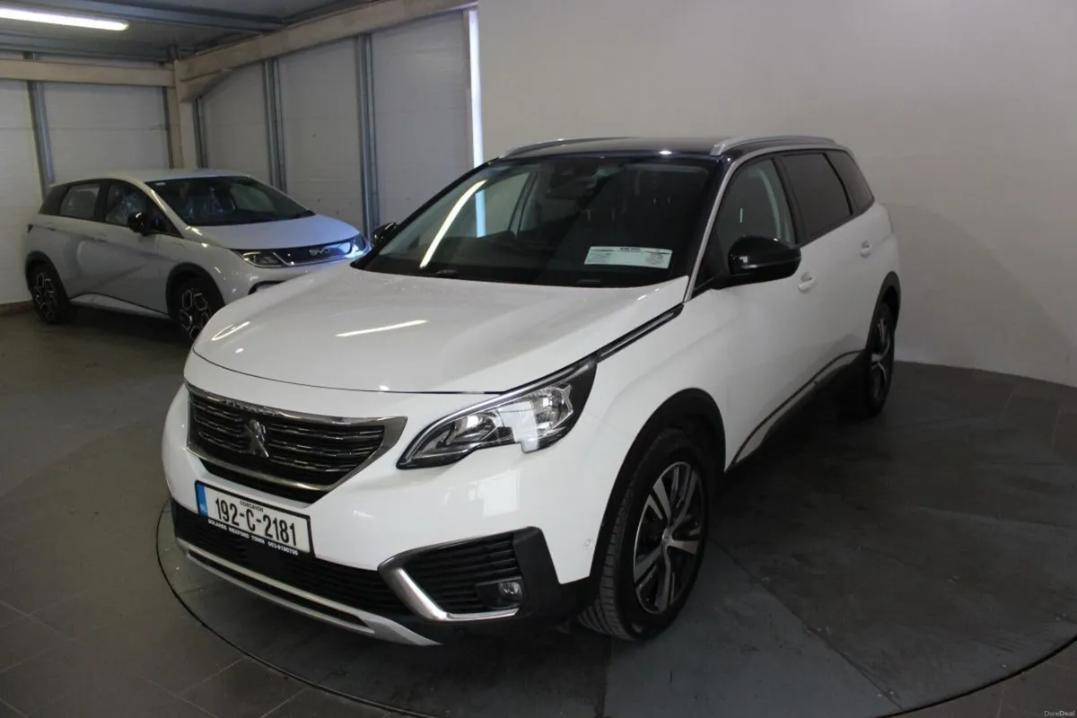 Peugeot 5008 1.5 BlueHDi 130bhp Allure 7 Seats - T - Image 5