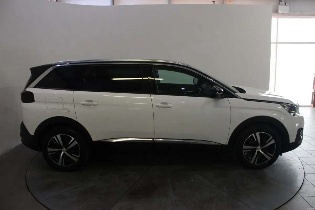 Peugeot 5008 1.5 BlueHDi 130bhp Allure 7 Seats - T - Image 2