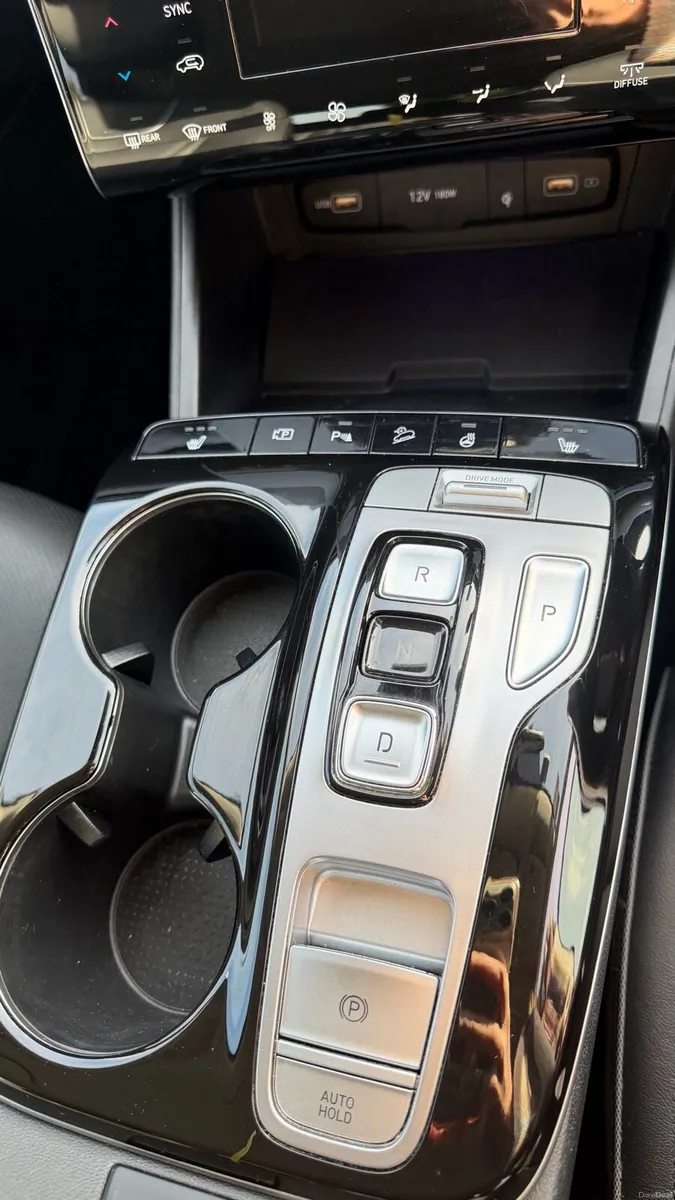 2021 Hyundai Tuscon Executive Plus HEV 94,000km - Image 6