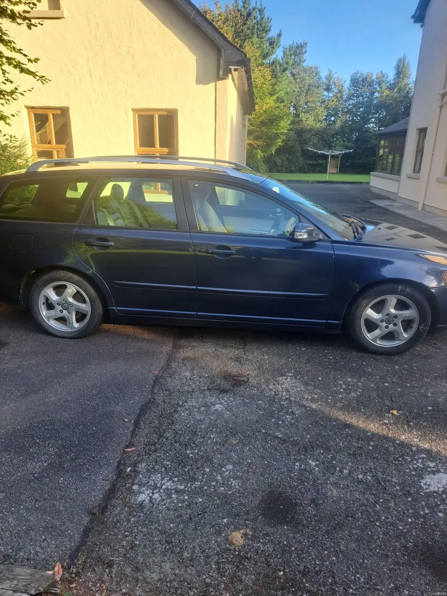 Volvo V50 2012 - Image 1