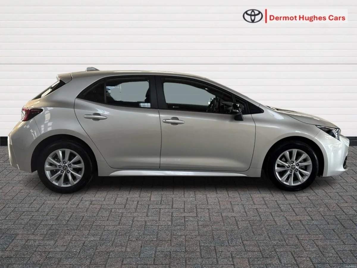 Toyota Corolla HB LUNA HYBRID AUTO - Image 3