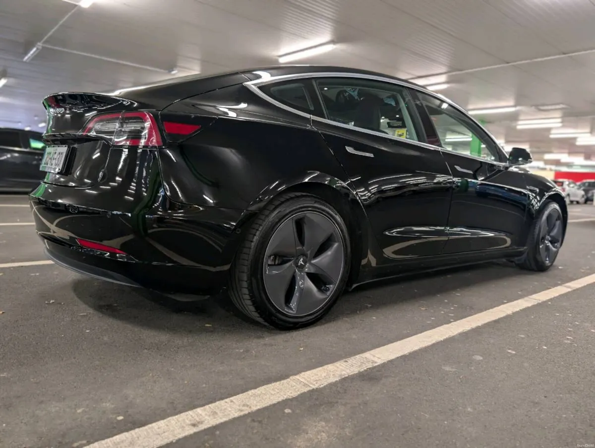 Tesla Model 3 RWD (2 year Tesla Warranty) - Image 5