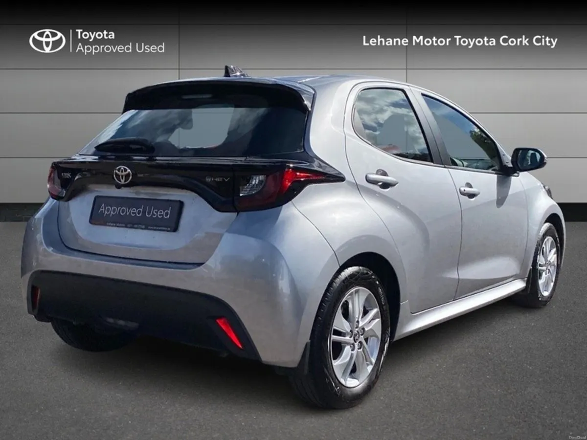 Toyota Yaris Yaris HEV Luna - Image 2