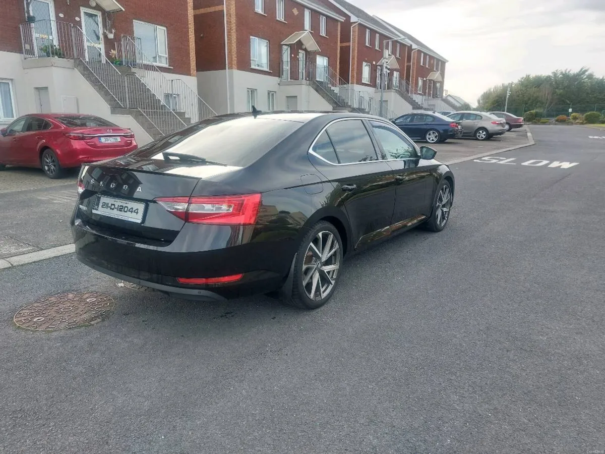 Skoda superb - Image 2