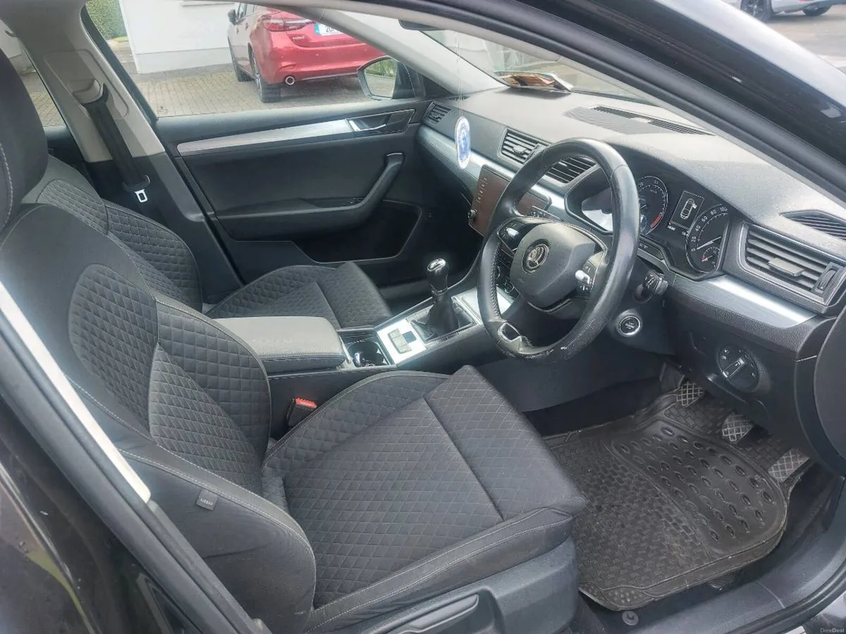 Skoda superb - Image 6