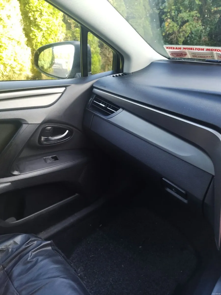 Toyota Avensis 2017 - Image 5