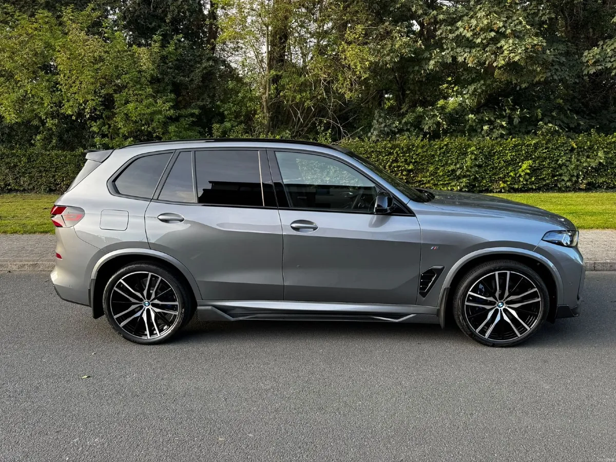 BMW X5 50e 2026,M Sport Pro, Top  Spec - Image 3
