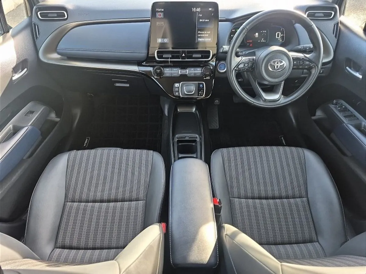 Toyota Aqua ** Z HYBRUD ** TOP SPEC ** TRINITY MOT - Image 2