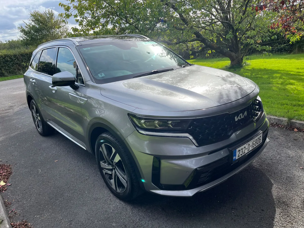 Kia Sorento 2023 7 Seater Diesel - Image 6