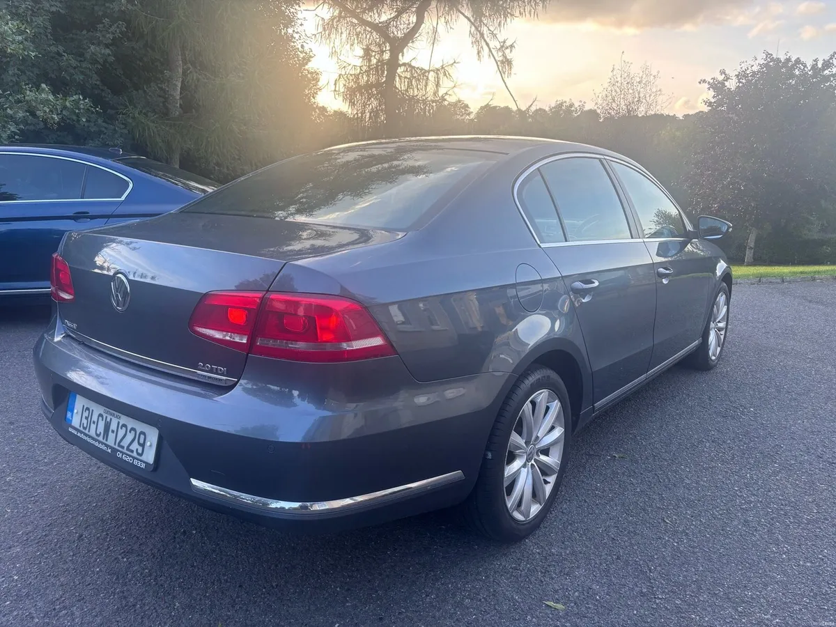 2013 Volkswagen Passat - Image 2