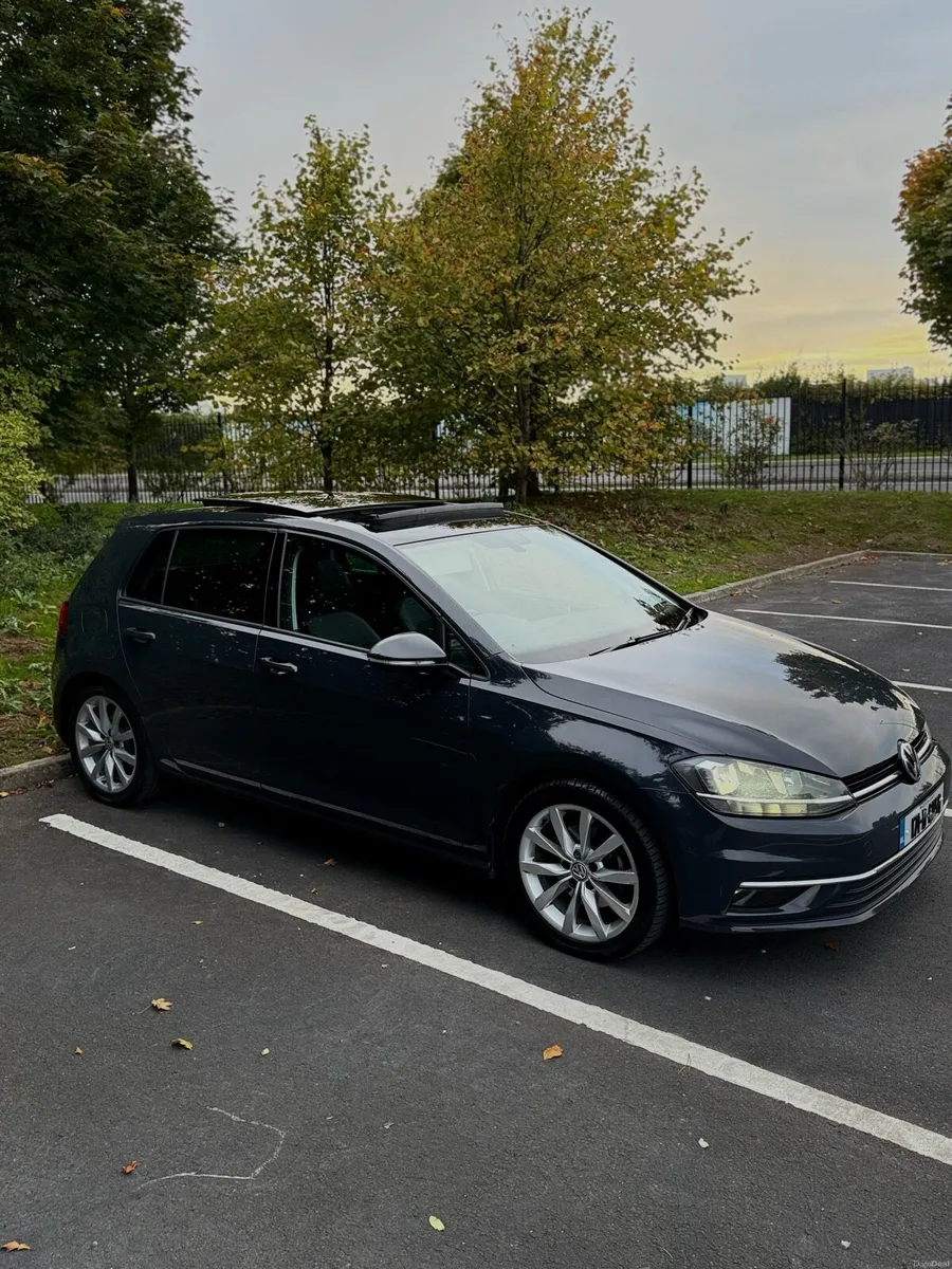 VOLKSWAGEN GOLF 1.6TDI HIGHLINE W/ PAN ROOF - Image 2