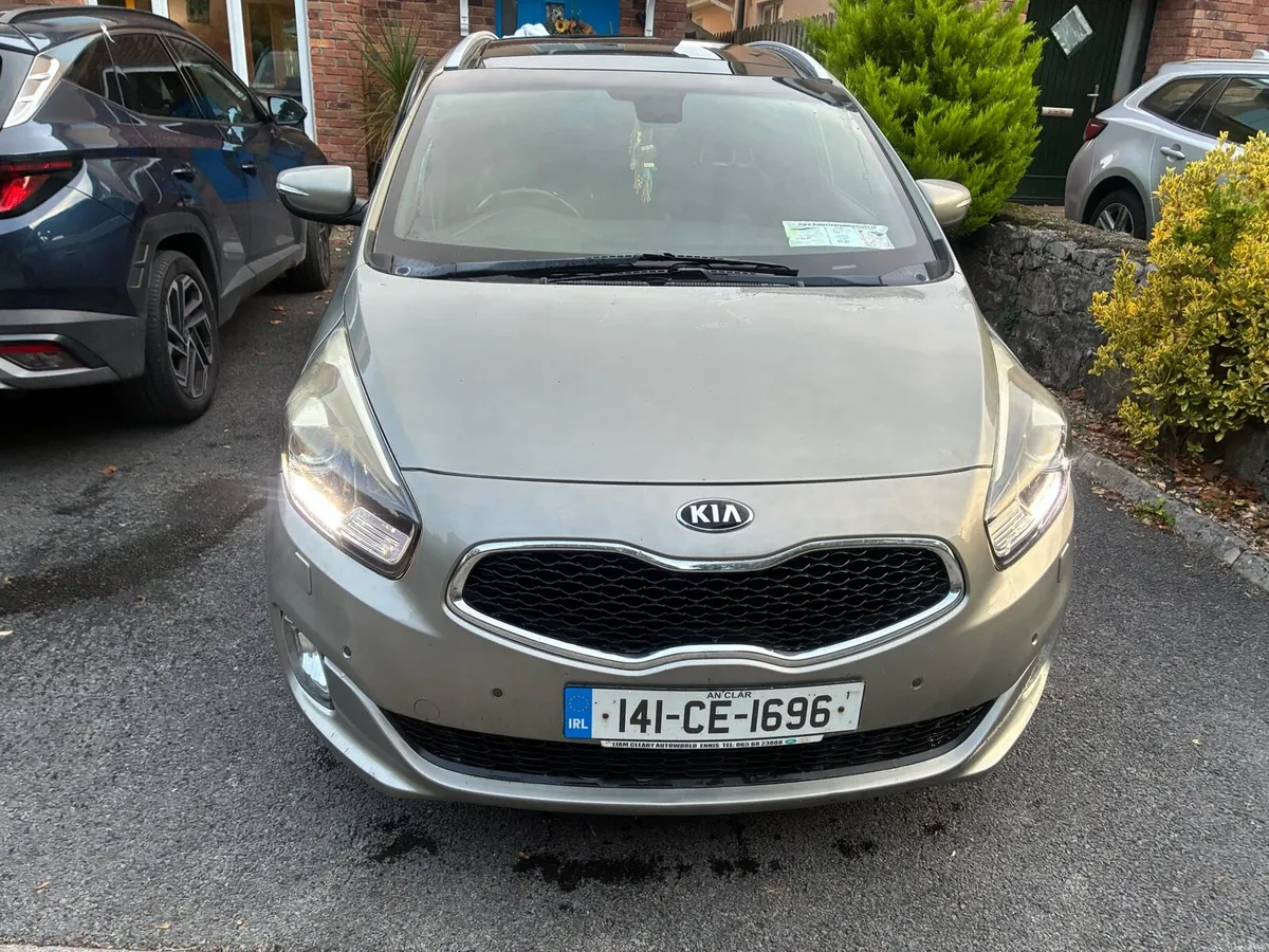 2014 Kia Carens - Image 1