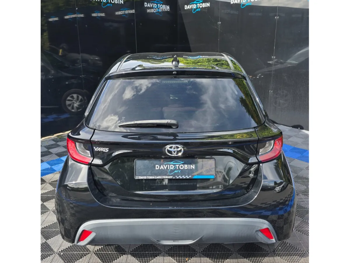 Toyota Yaris 1.0 PETROL AUTO - Image 4