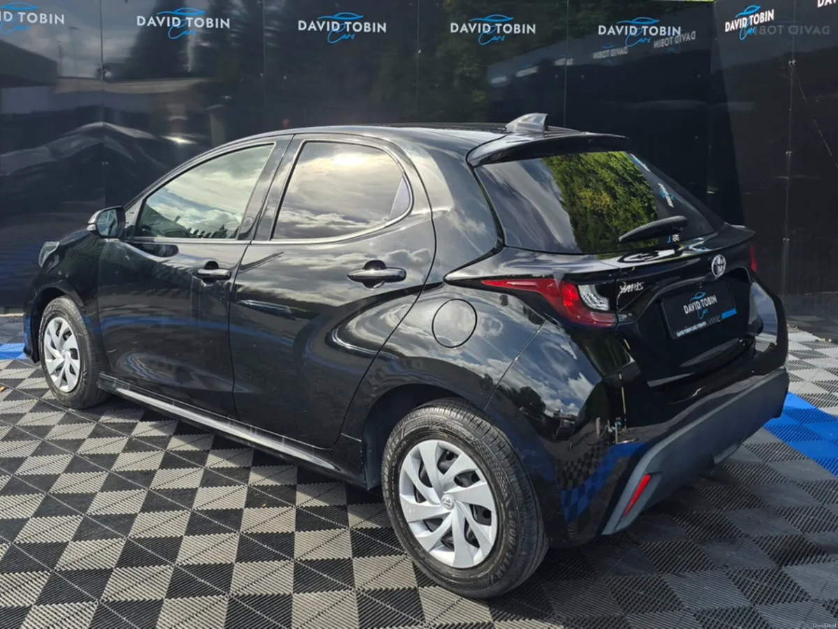 Toyota Yaris 1.0 PETROL AUTO - Image 6