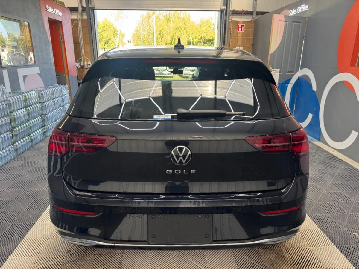 Volkswagen Golf 2023 VOLKSWAGEN GOLF 5D TDI STYLE - Image 4