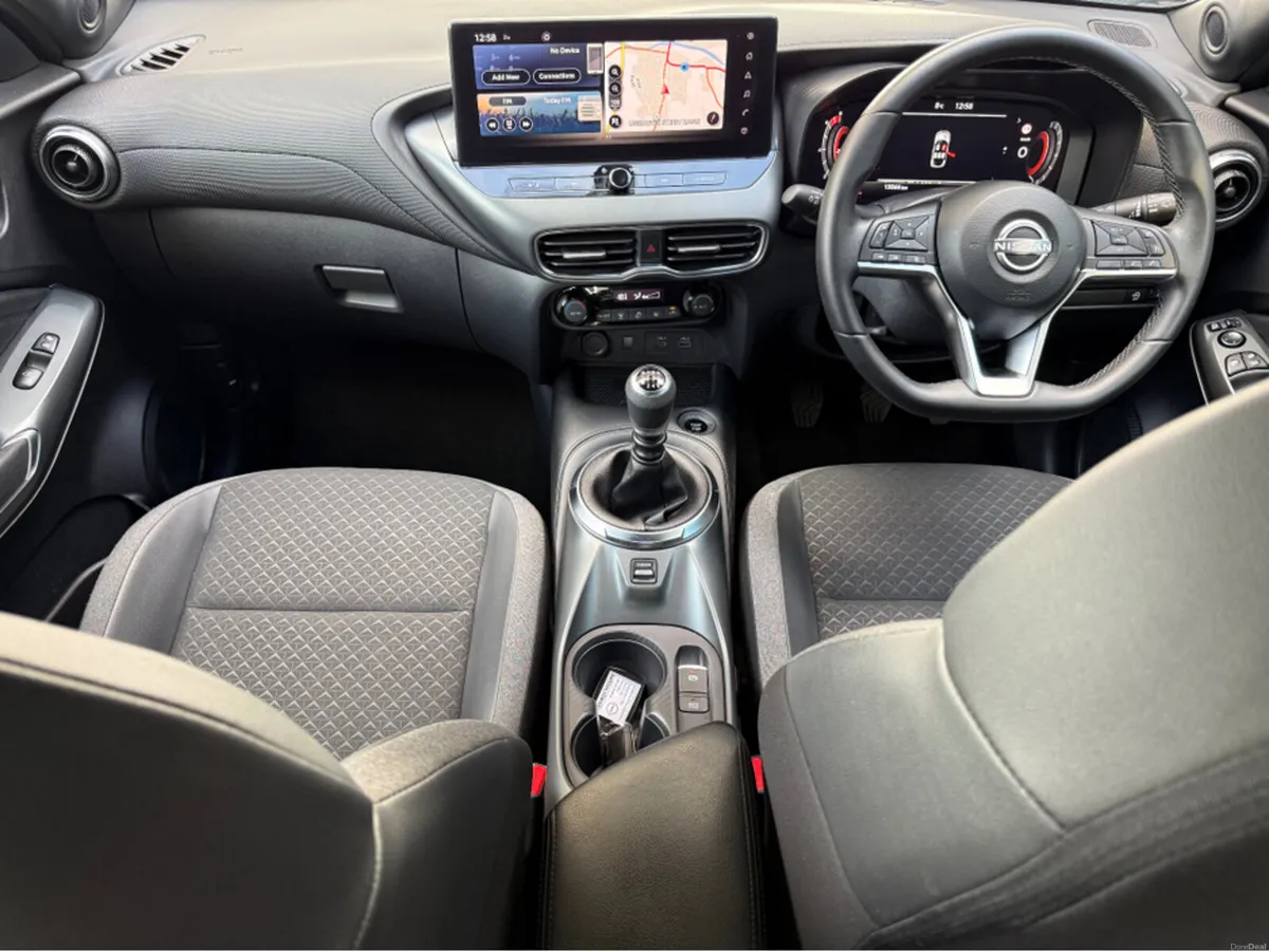 Nissan Juke SV PREMIUM - Image 2
