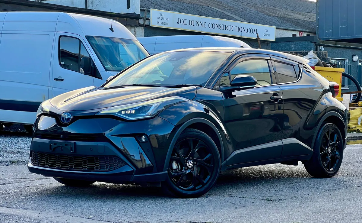 2020 Toyota C-HR G Nero Edition*Leather seats* - Image 3