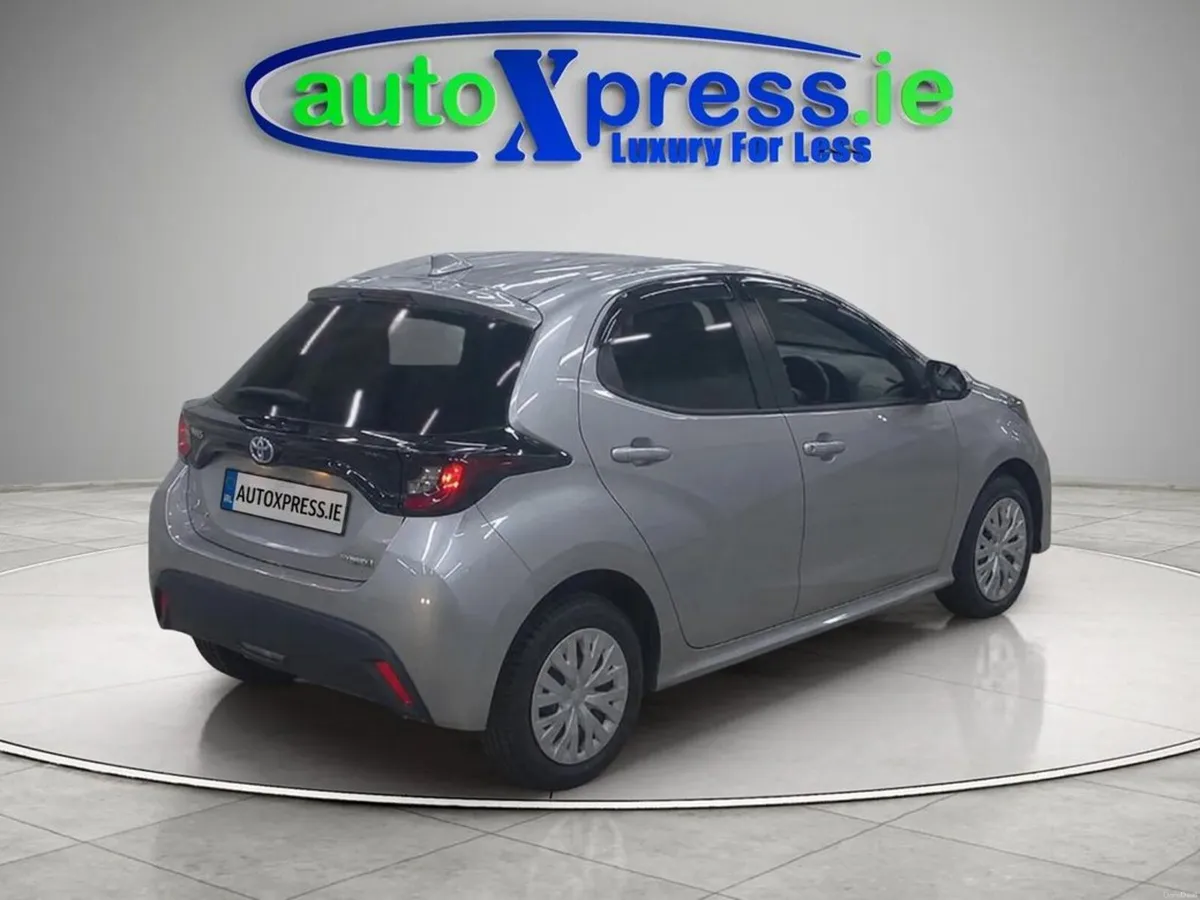 Toyota Yaris 4WD Hybrid X, Low mileage, Reversing - Image 5