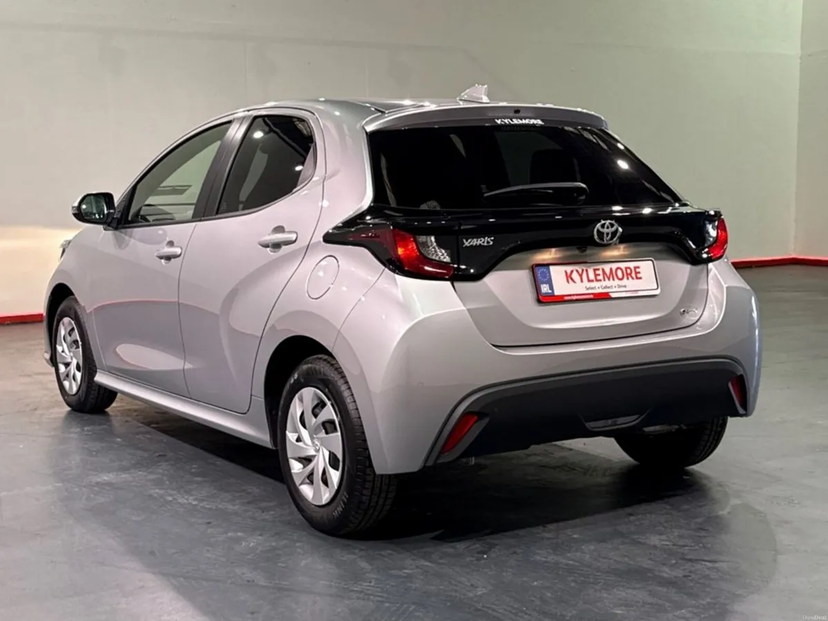 Toyota Yaris 1.5 HYBRID AUTOMATIC - CRUISE CONTROL - Image 5