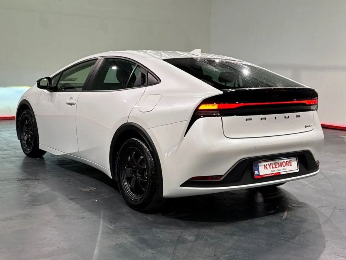 Toyota Prius 1.8 HYBRID AUTOMATIC NEW MODEL - CRUI - Image 5