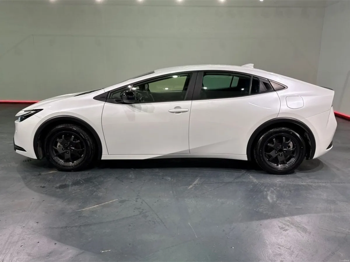 Toyota Prius 1.8 HYBRID AUTOMATIC NEW MODEL - CRUI - Image 6