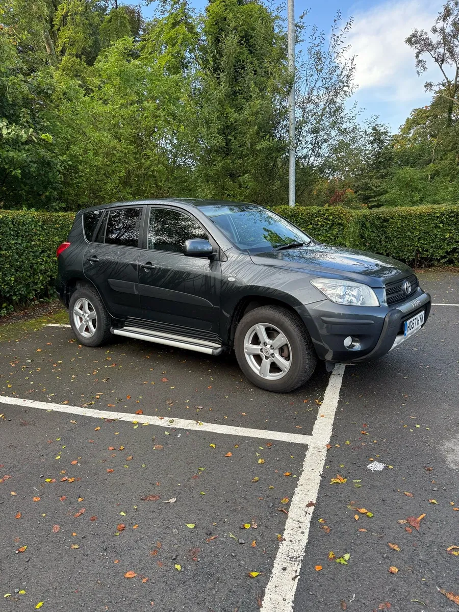 Toyota rav 4 - Image 1