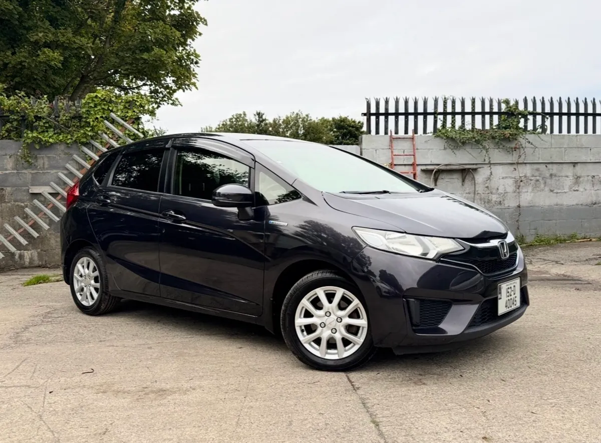 2015 HONDA FIT. RARE COLOUR. LOW KMs. NEW NCT. AUT - Image 1