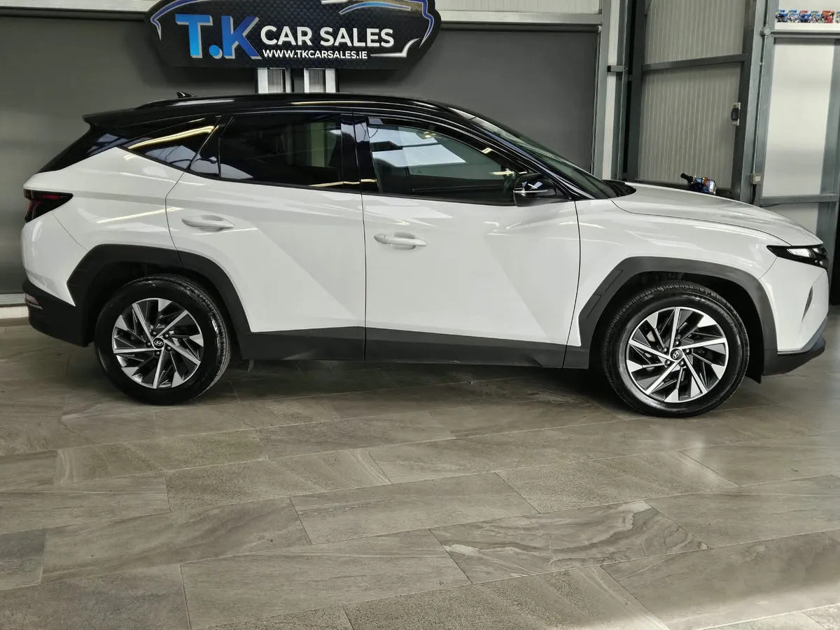 212 HYUNDAI TUCSON EXECUTIVE 2 TONE EDITION - Image 3