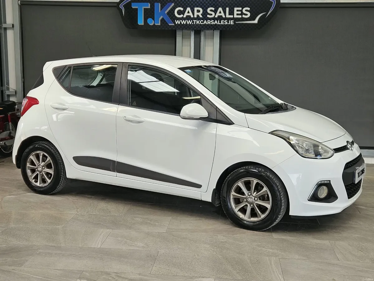 15 HYUNDAI I10 DELUXE EDITION - Image 1