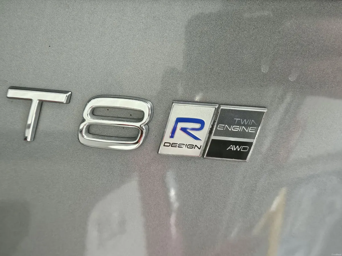19 VOLVO XC90 T8 R DESIGN AWD PHEV  AUTO - Image 2